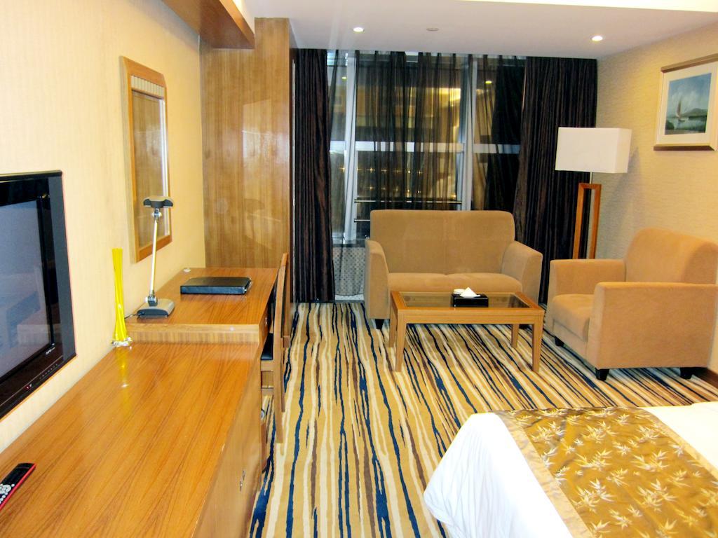 Shenzhen Luohu Railway Station Hotel - Commercial Building Екстер'єр фото