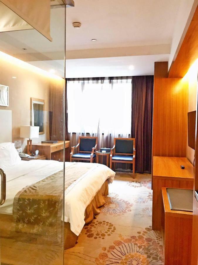 Shenzhen Luohu Railway Station Hotel - Commercial Building Екстер'єр фото