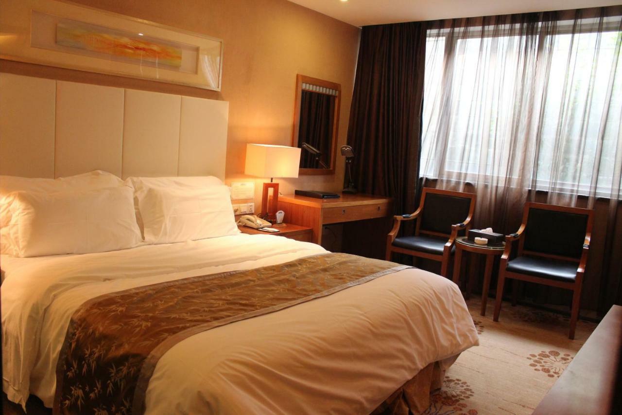Shenzhen Luohu Railway Station Hotel - Commercial Building Екстер'єр фото